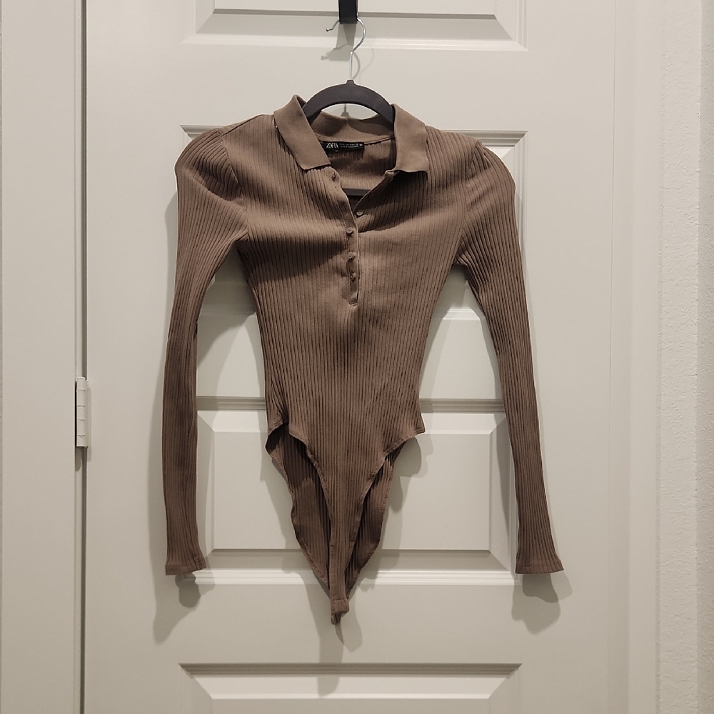 Zara Tan Ribbed Button-Up Bodysuit